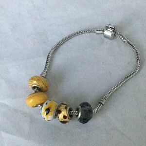 Women‎ charmed bracelet